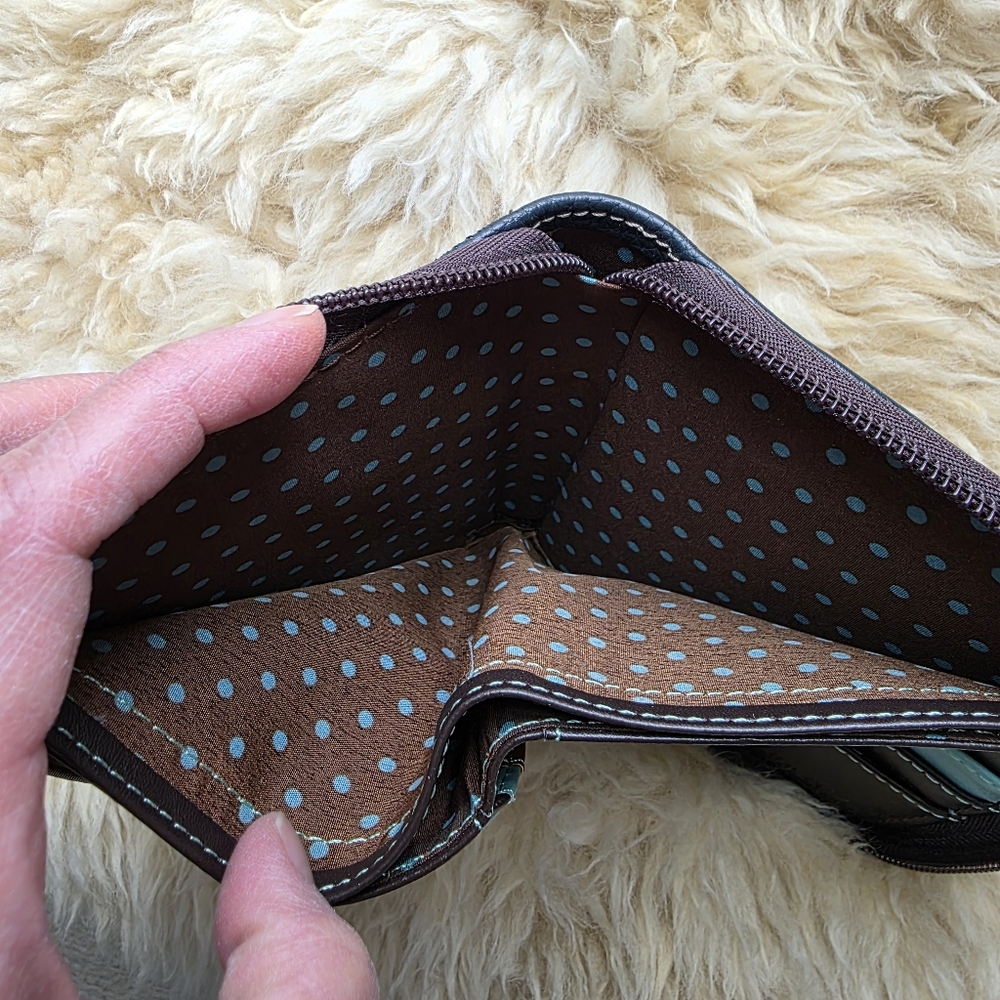Chala | Cactus Succulent Zip-Around Wallet - Picture 5 of 5